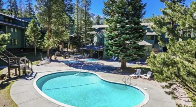 Апартаменты St, Anton Street View Ski-In Out 1-Bedroom Condo