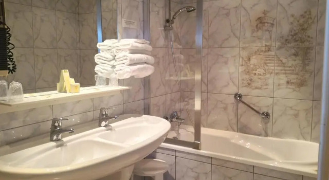 Номер Standard Logis Hôtel & Restaurant Arcombelle