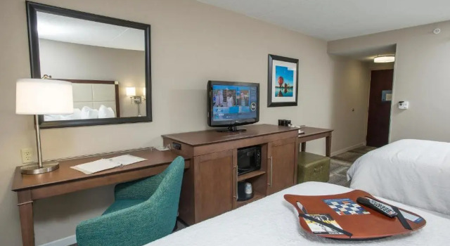 Двухместный номер Standard Hampton Inn & Suites Cincinnati-Union Centre