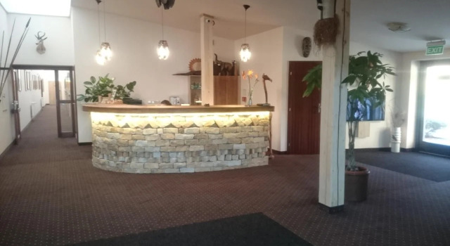 Hotel Safari, Забронировать Отель Отели Двур-Кралове-над-Лабем с бассейном, рядом с Зоопарк в Двур-Кралове, Бассейн