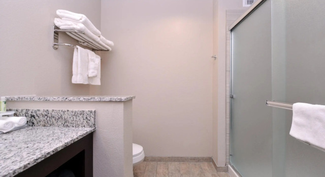 Четырёхместный номер Standard Holiday Inn Express & Suites Williams by IHG