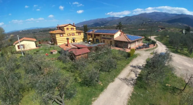Cabaña Tuscan Mansion Getaway