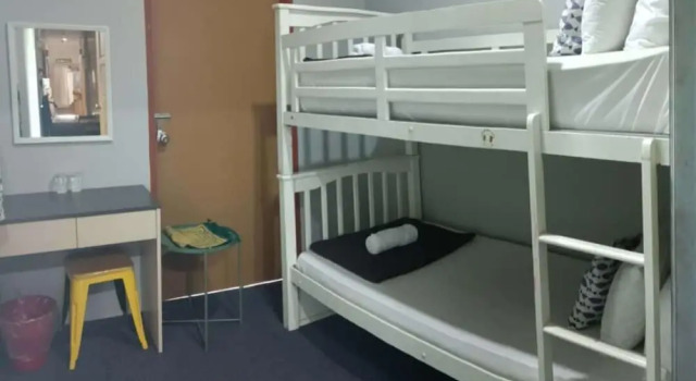 Четырёхместный номер Deluxe Oyasumi Hotel