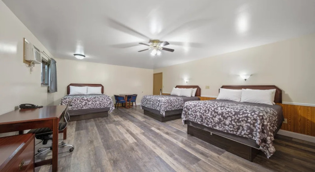 Семейный люкс Kingsway Inn