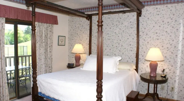 Holly 3 1 Bedroom 1 Bathroom Condo