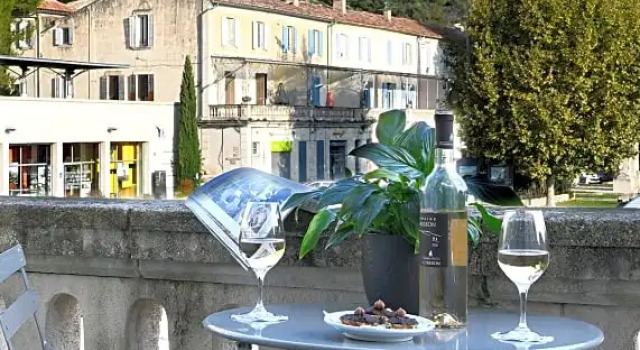 Номер Comfort с балконом The Originals Boutique, Hôtel du Parc, Cavaillon