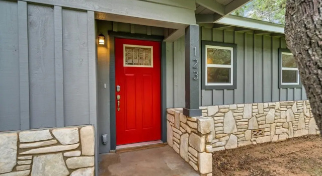 Luxury Home Just 5 min From Main St
