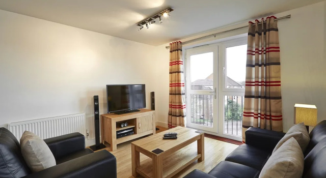 Pavillions By Esa, Book Hotel Hoteller i Windsor med parkering, Parkering