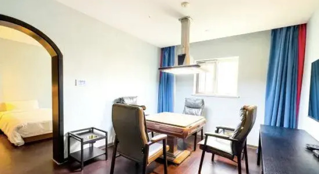 Люкс Deluxe Orange Hotel (Shanghai Hongqiao Airport Cao'an Road)