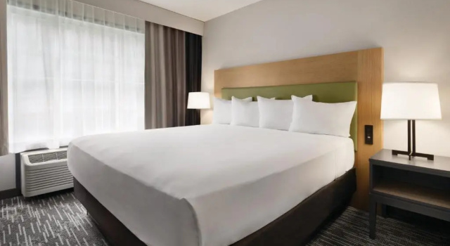 Люкс Country Inn & Suites by Radisson, Detroit Lakes
