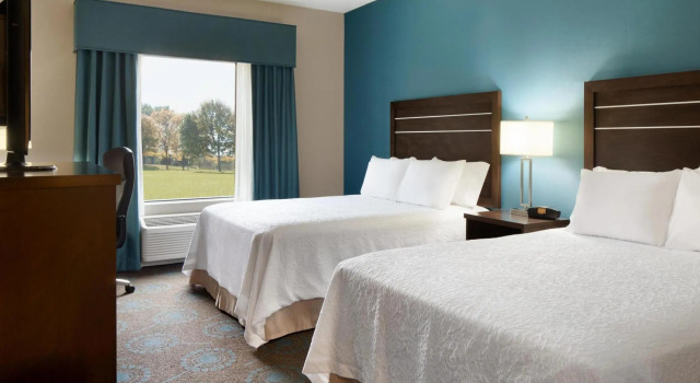 Четырёхместный номер Standard Hampton Inn & Suites Edgewood/Aberdeen-South