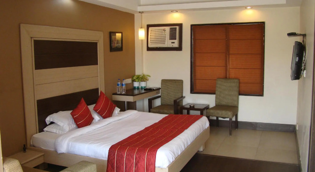 Номер Deluxe Pacific Inn Huda City Centre Sec 41