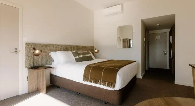 Номер Standard с балконом Edgewater Hotel