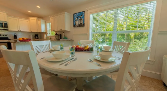 Hawaiian Tide Apartment 3