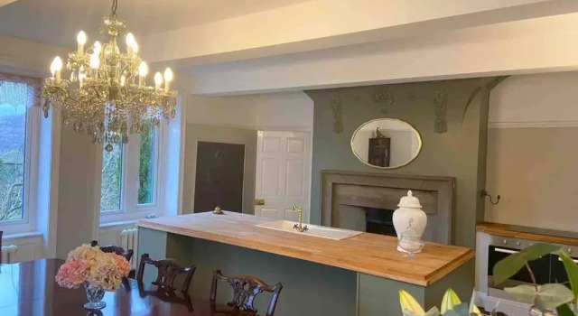 Stunning Property set in own private grounds