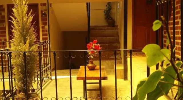 Mitayos Land Backpackers
