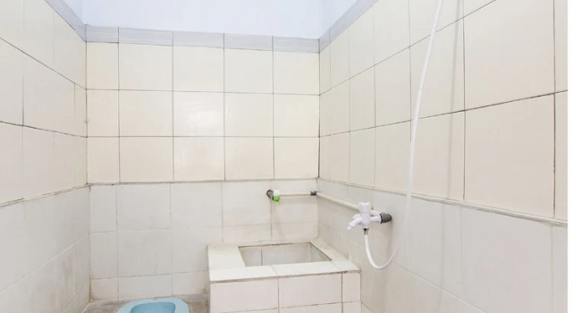 Номер Economy SPOT ON 93717 Nayus Homestay Syariah 4
