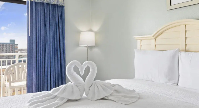 SeaMist Driftwood Vacation Studio with Balcony, Забронировать Отель Отели Миртл-Бич 3 звезды, рядом с Парк аттракционов Фэмили-Кингдом, 3*