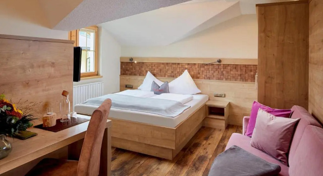 Двухместный номер Standard с балконом Hotel Central - das kleine Boutique Hotel am Achensee