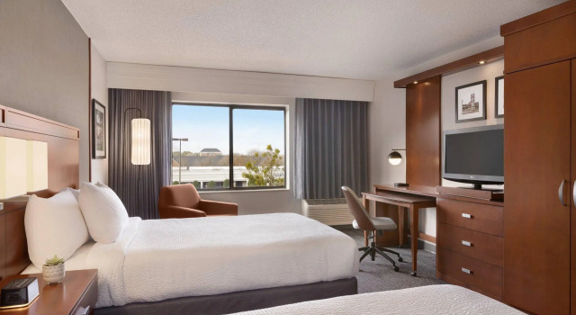 Четырёхместный номер Standard Courtyard by Marriott Greenville