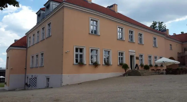 Da Vinci, Buchen Sie Hotel Chęciny Heiligkreuz