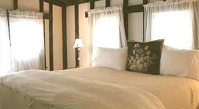 29 Fair Street Inn, Забронировать Отель Бизнес-отели Нантакет, рядом с Театральная мастерская в г. Нантукет, 4* 5*