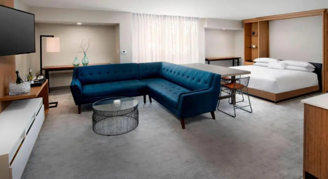 Двухместный люкс Цокольный этаж Delta Hotels by Marriott Seattle Everett