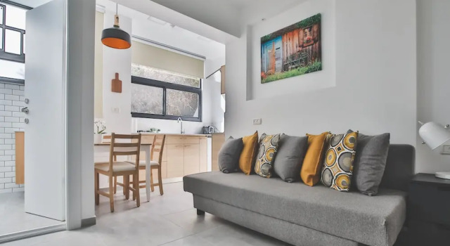 Клубная студия Carmel Boutique Apartments