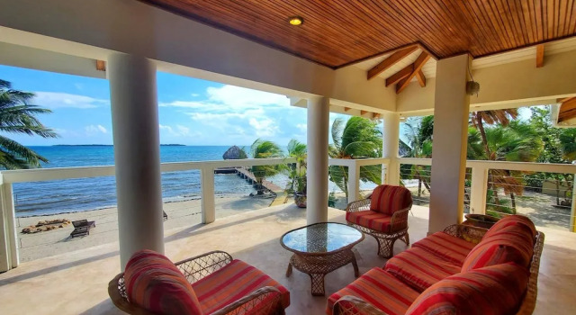 Вилла Lucky Duck Villa - Huge Beachfront Pool and Pier