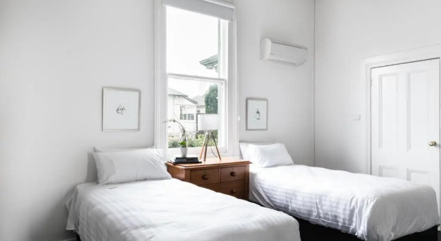 Apartment Battery Point Manor