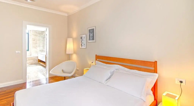 Апартаменты с видом на озеро THE ROOMS - Serviced Apartments Tirana