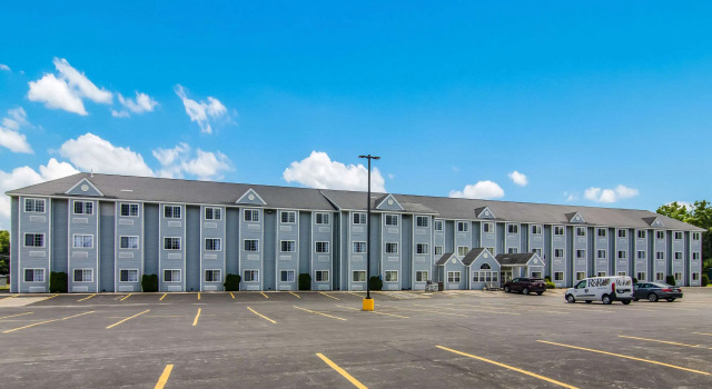 Quality Inn & Suites Grove City-Outlet Mall, Réserver Hôtel Grove City Pennsylvanie