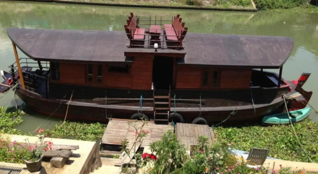 Коттедж с балконом Ayothaya Riverside House
