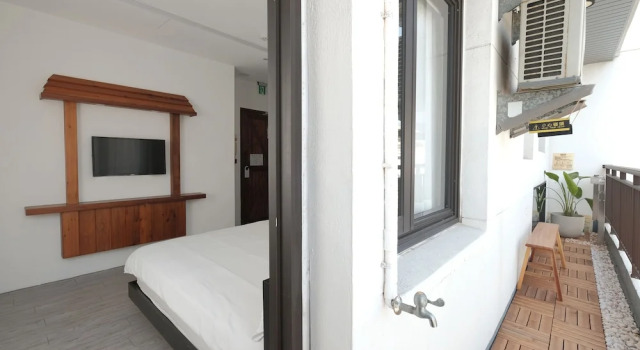 Двухместный номер Standard с балконом Journey Hostel