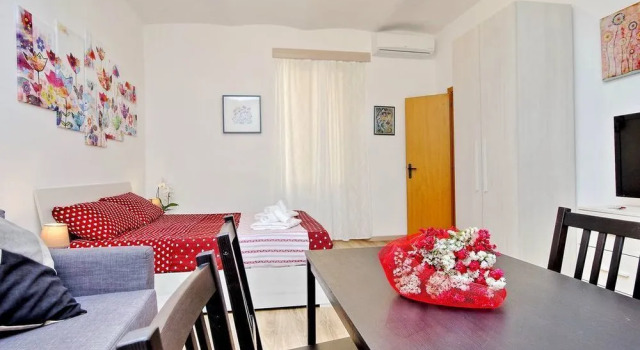 Holiday rental San Lorenzo district, Забронировать Отель Сан-Лоренцо Рим