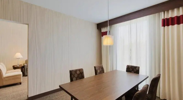 Двухместный люкс c 1 комнатой Four Points by Sheraton Seattle Airport South