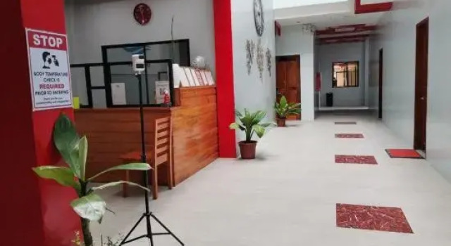 RedDoorz at Gracias Calzada Inn Camiguin, Забронировать Отель Недорогие отели Мамбахао, недорого