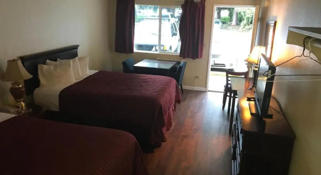 Двухместный номер Standard Smokey Point Motor Inn