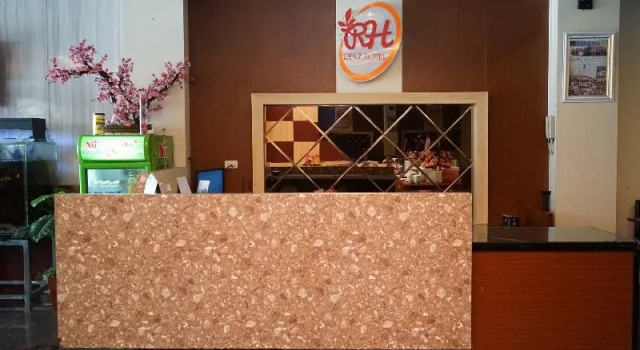 OYO 633 Ren'z Hotel, Rezerwuj Hotel Pangkalpinang Sumatra
