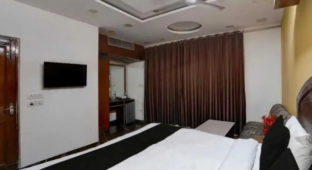 hotel sunrise, Забронировать Отель Нойда штат Уттар-Прадеш