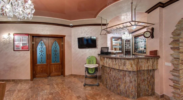 Gorniy Kristal, Rezervovat Hotel Bukovel 