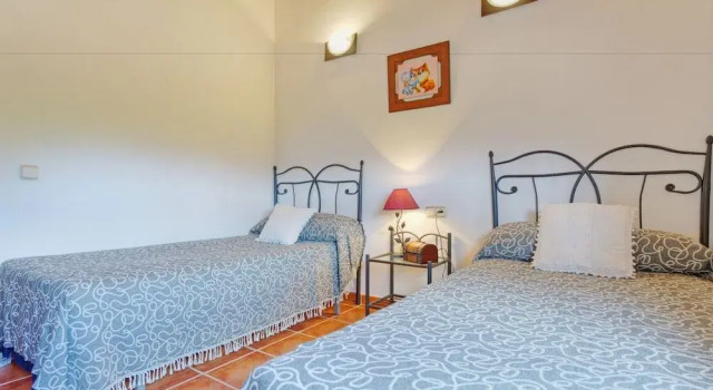 Viña la Sierra, Book Hotel Faraján Andalusien