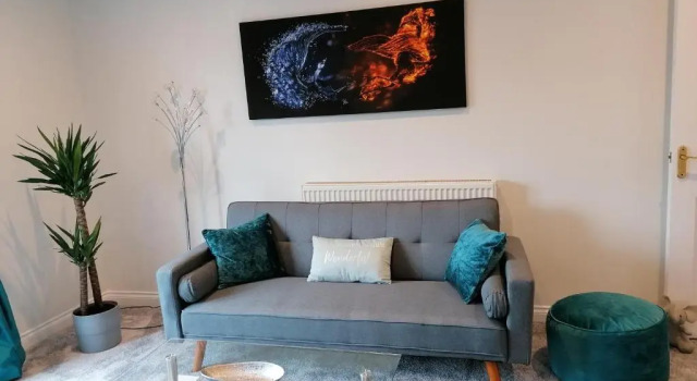 Luxury Modern 2 Bed Apartment, FREE UNDERCROFT PARKING 2,1m max, Varaa Huoneisto Asunnot kohteessa Merseyside, Huoneisto