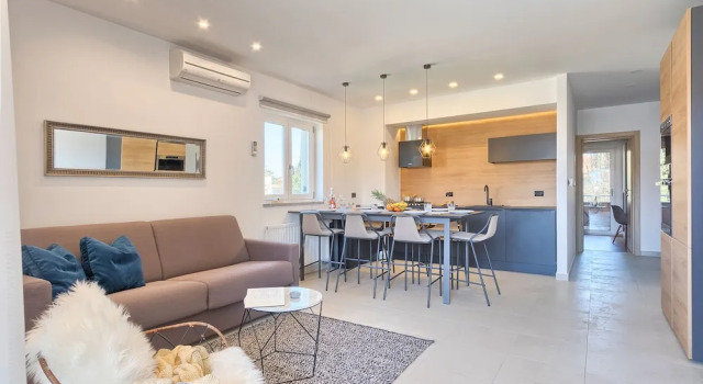 Апартаменты с 3 комнатами с балконом Adriatic Apartments