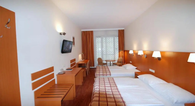 Номер Family Continental Hotel-Pension