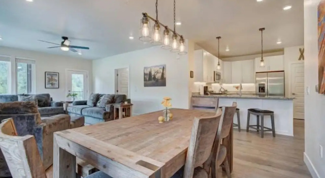 Апартаменты Clearwater Lofts - New! Modern 2 Bedroom Near Keystone Lake