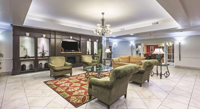 La Quinta Inn & Suites by Wyndham Winnie, Reserva ahora Hotel Winnie Texas Gulf Coast