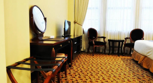 Номер Superior с видом на улицу The Luneta Hotel