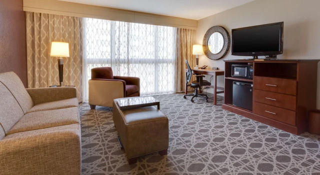 Двухместный люкс Drury Inn & Suites Kansas City Overland Park