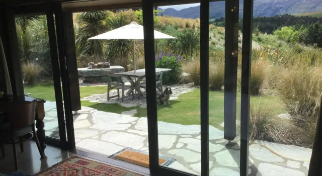 Hawkridge Chalet - Honeymooners Chalet, Buchen Sie Chalet Hotels in Südinsel Neuseelands mit Pool, Schwimmbad
